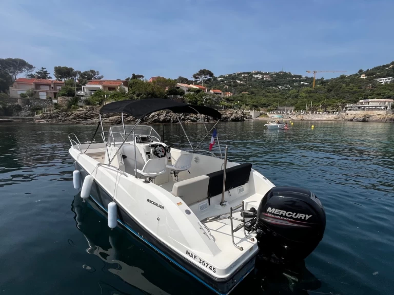 Ein Quicksilver Activ 675 Open mieten in Saint-Aygulf