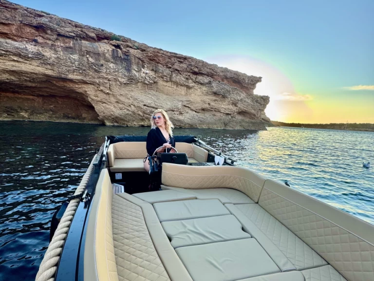 Vermietung Motorboot Silent Yachts mit Führerschein