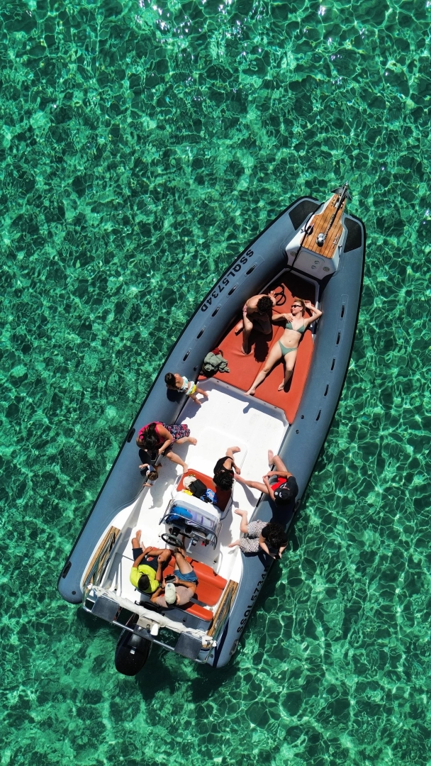Schlauchboot mieten in Cala Gonone zum besten Preis