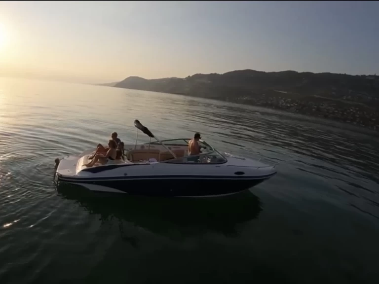 Bootsverleih Rinker 246 Cabin Vevey Samboat