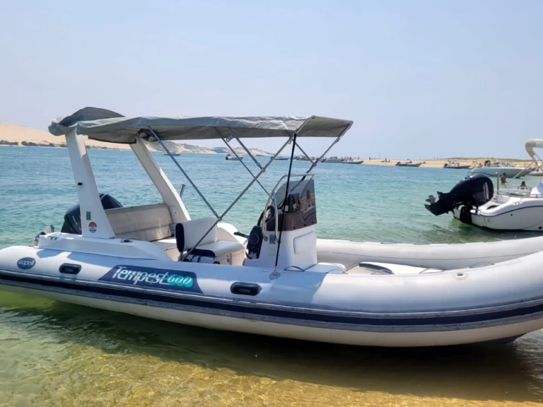 Bootsverleih Capelli Tempest 600 Grand Piquey Samboat