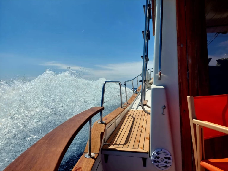 YachtCharter in Sant Antoni de Portmany - Menorquin-Yachts Menorquin Yachts 120 auf SamBoat