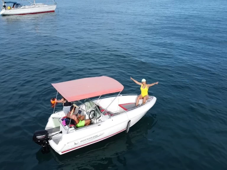 Vermietung Motorboot Quicksilver mit Führerschein