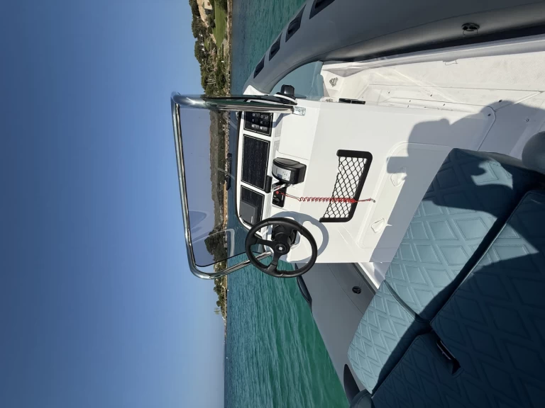 Ranieri Cayman 26 Sport mieten Portisco