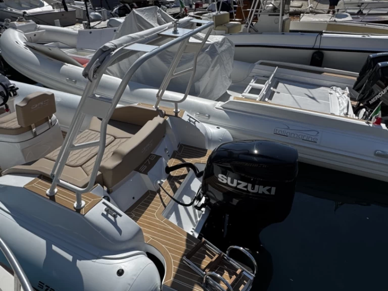 Schlauchboot mieten in Neapel zum besten Preis