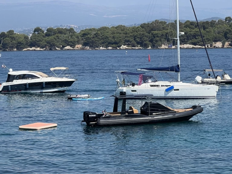 Ein ONARCH SeaQuest 963 mieten in Cannes