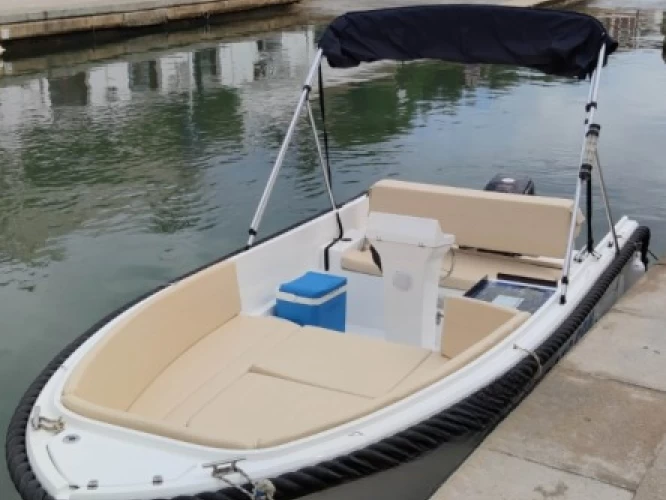 Motorboot mit oder ohne Skipper Tramontana mieten in Ciutadella de Menorca