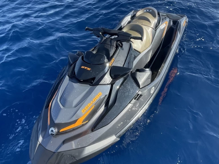 YachtCharter in Les Issambres - Sea-Doo GTX 130 auf SamBoat