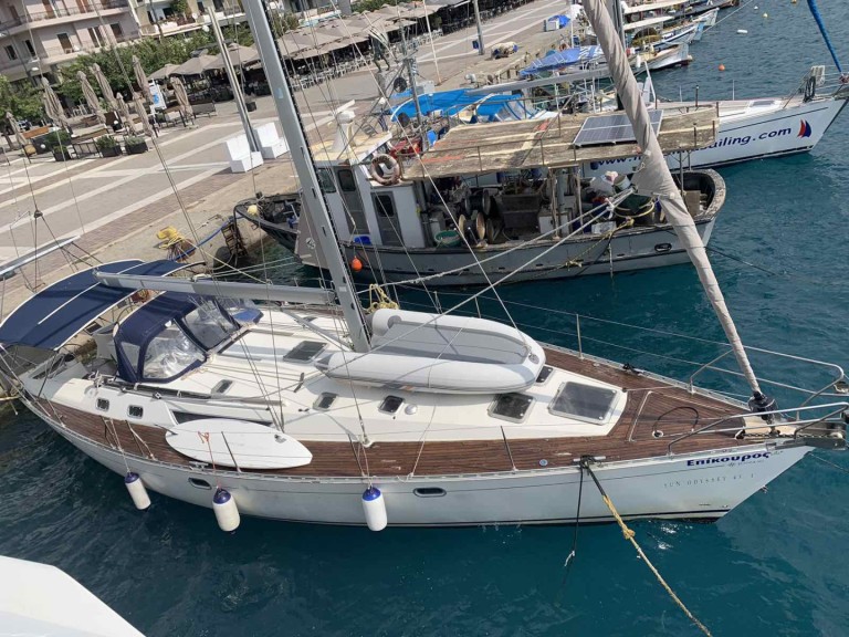 Ein Jeanneau Sun Odyssey 45.1 mieten in Kalamata