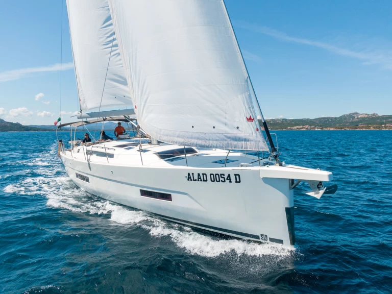 YachtCharter in Cannigione di Arzachena - Dufour Dufour 530 auf SamBoat