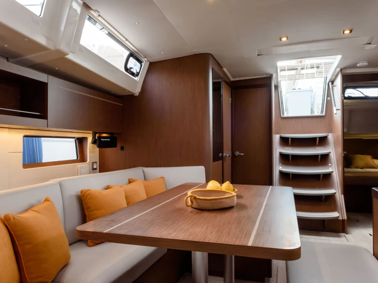 YachtCharter in Cannigione di Arzachena - Bénéteau Oceanis 46.1 auf SamBoat