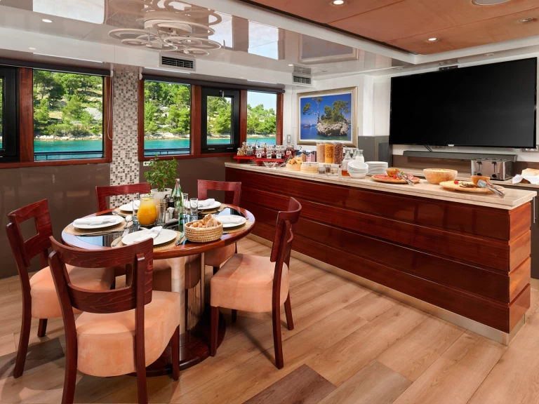 YachtCharter in Split -  Motoryacht Queen Eleganza auf SamBoat