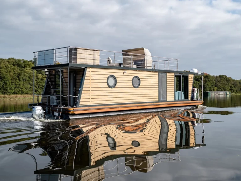 Ein WOMA Woma D13 mieten in Fürstenberg/Havel