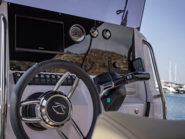 Ein Italboats Predator 700P mieten in Altea