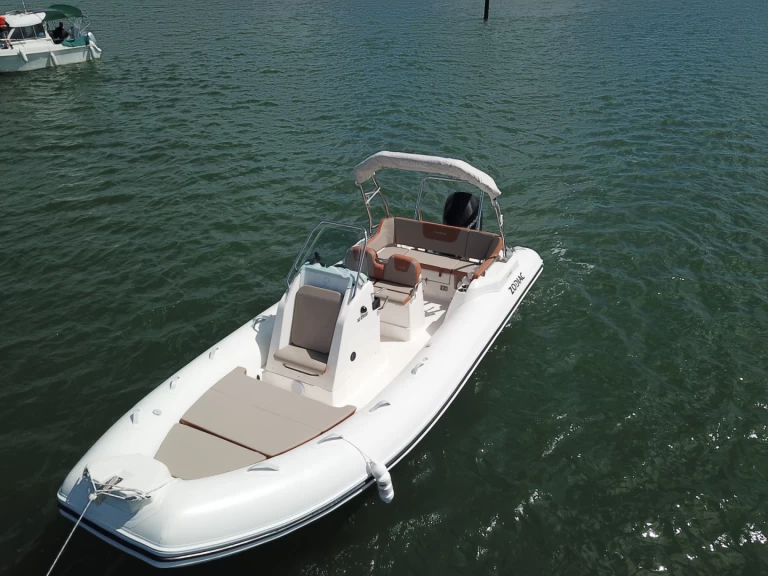 Zodiac Medline 6.8 mieten Arcachon