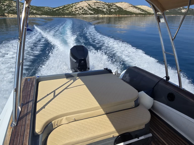 YachtCharter in Novalja - WBI Razor 900 auf SamBoat