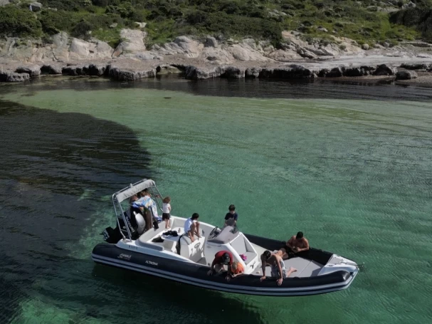 Ein FANALE MARINE Altagna 800 mieten in Algajola