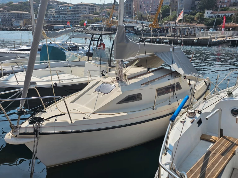 Bootsverleih Bénéteau California 660 biquilles Isolella Samboat