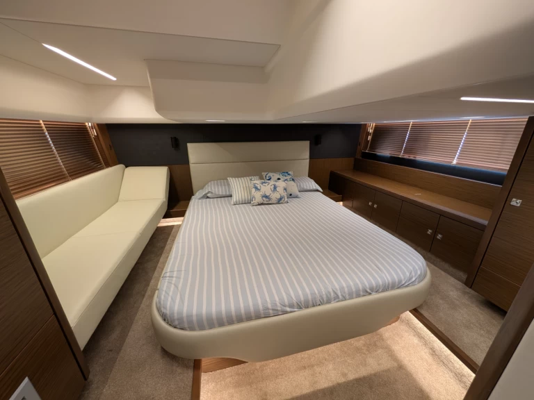 Boot mieten Cádiz günstig R40 Coupe