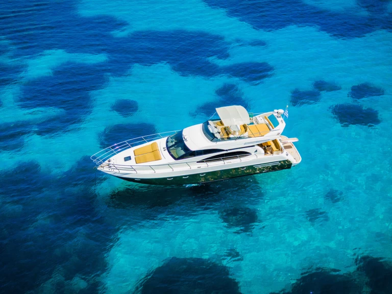 Ein Azimut Azimut 58 mieten in Órmos Bay