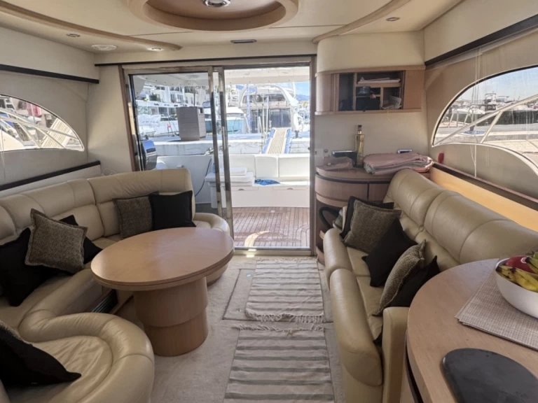 Ein Astondoa Astondoa 44 Fly mieten in Puerto Banús