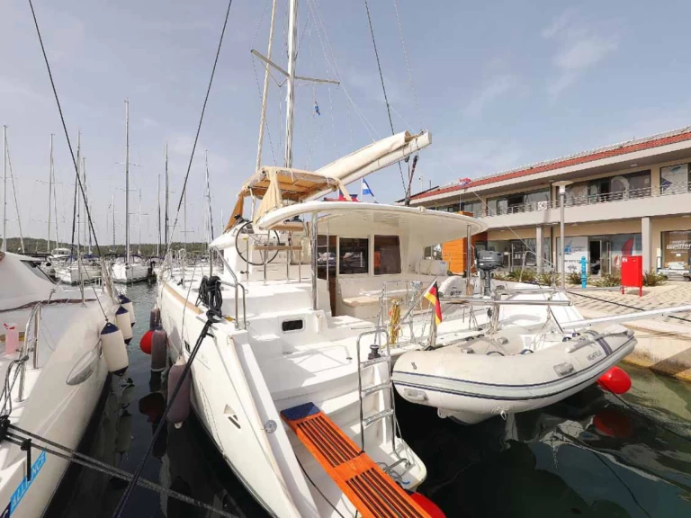 Bootsverleih Lagoon Lagoon 400 Pula Samboat