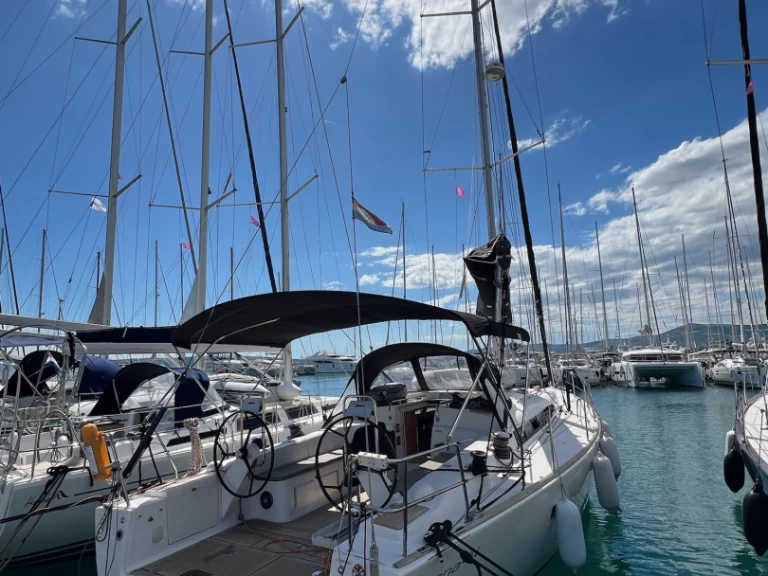 Vermietung Segelboot Salona mit Führerschein
