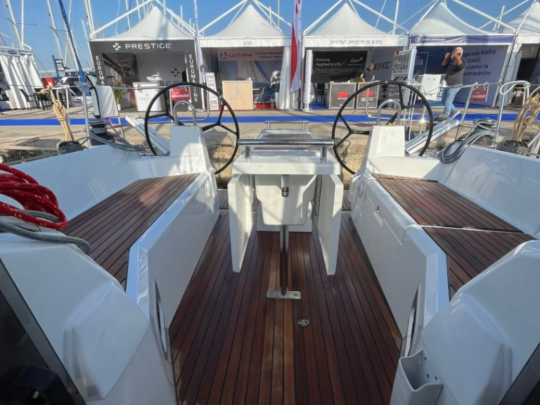 Bénéteau Oceanis 34.1 mieten Split