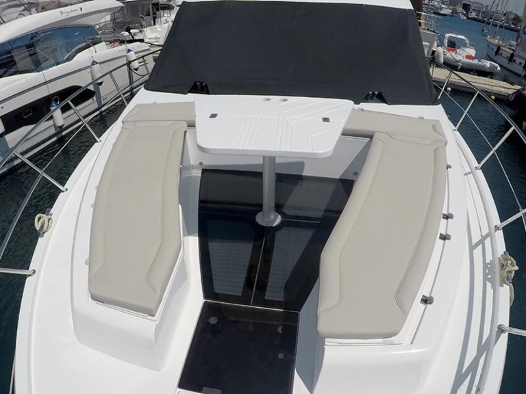 Motorboot mit oder ohne Skipper Galeon mieten in Šibenik