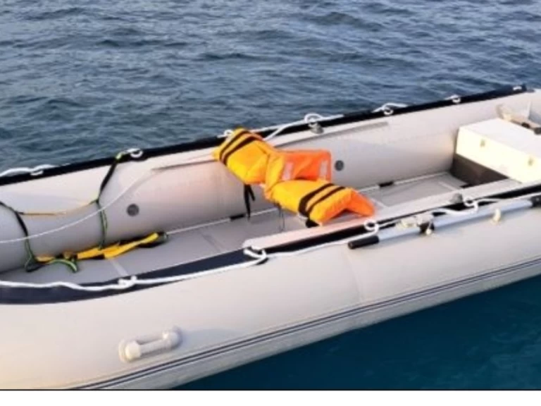 Aqua-Marina Deluxe 350 mieten La Ciotat