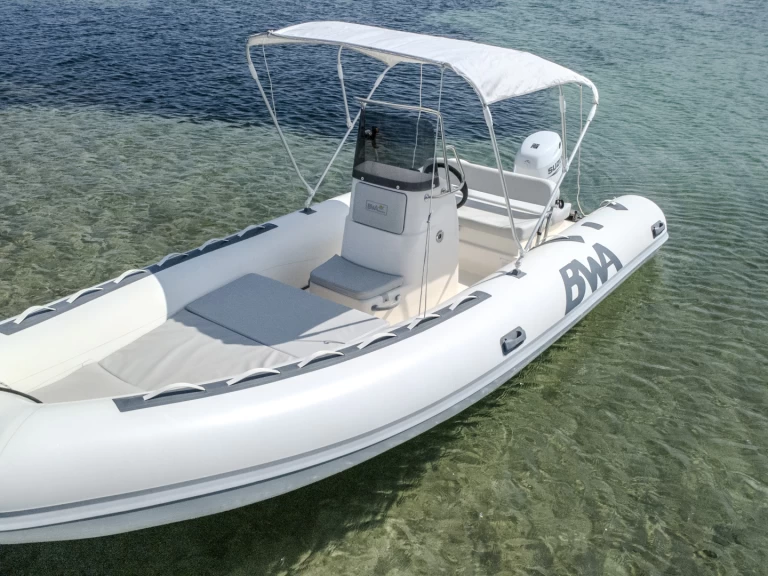 Ein Bwa California 550 mieten in Cannigione di Arzachena