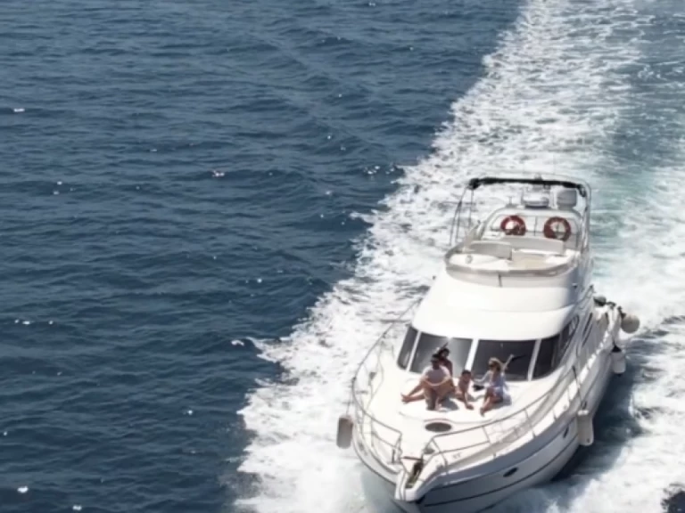 Motorboot mieten in Himarë zum besten Preis