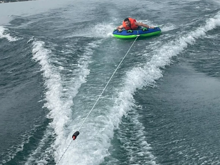 Motorboot mieten in Genf (City) - Sea Ray 202