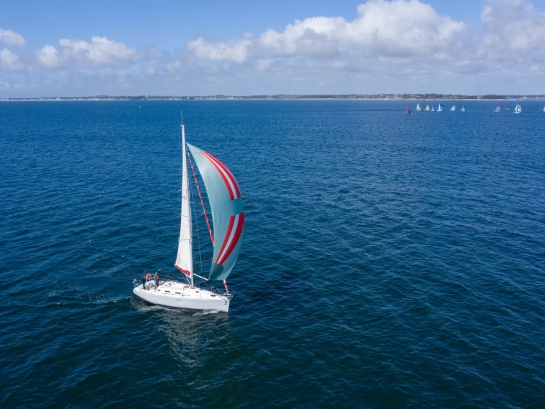 Bénéteau First 36.7 mieten La Trinité-sur-Mer