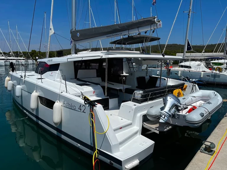 Katamaran mieten in Pula - Fountaine Pajot Astrea 42