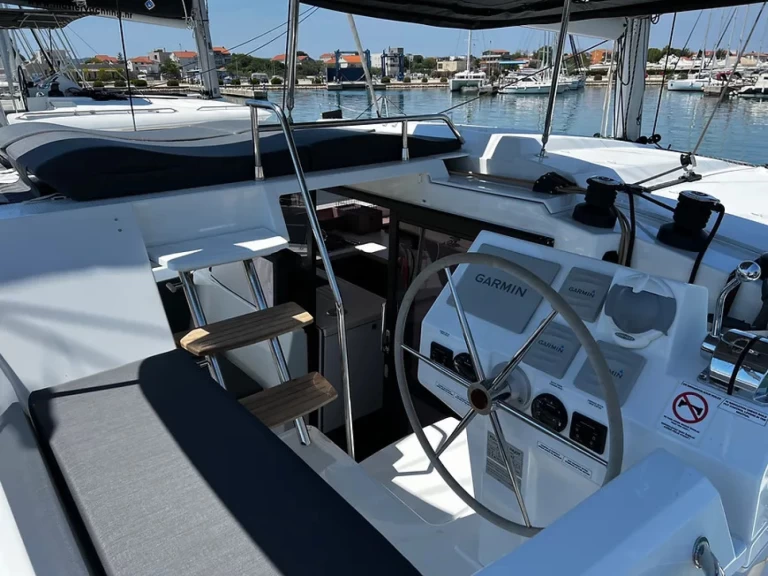 Katamaran mieten in Pula - Fountaine Pajot Astrea 42