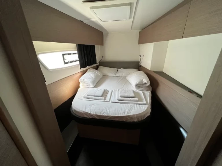 Katamaran mit oder ohne Skipper Fountaine Pajot mieten in Pula