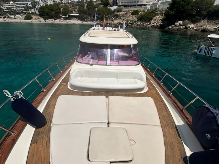 Ein Fratelli Aprea Sorrento 32 Semi Cabinato mieten in Altea