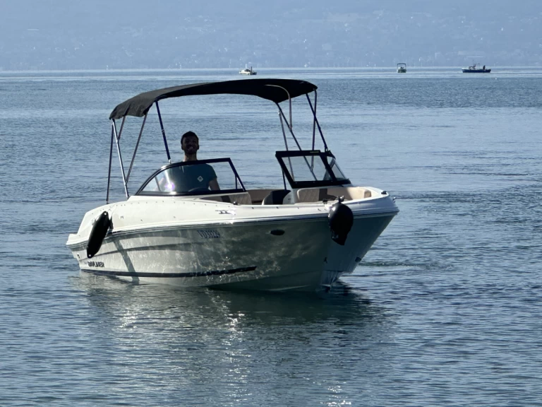 Ein Bayliner VR4 mieten in Lausanne