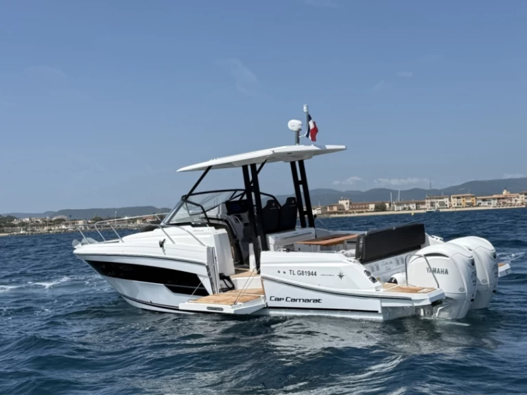 YachtCharter in Port Grimaud - Jeanneau Cap Camarat 9.0 WA auf SamBoat