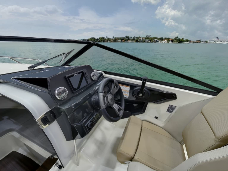 Motorboot mieten in Mandelieu-la-Napoule zum besten Preis