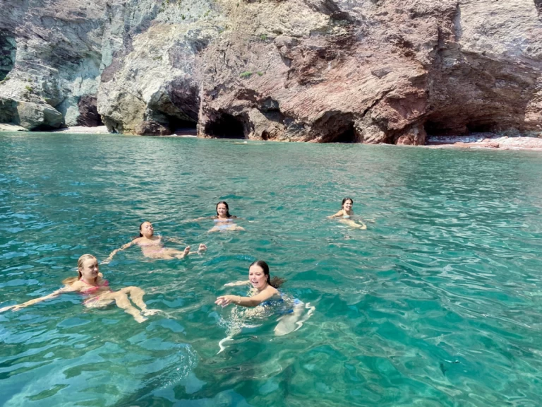 Ein Boston Whaler Boston Whaler 220 Dauntless mieten in La Spezia