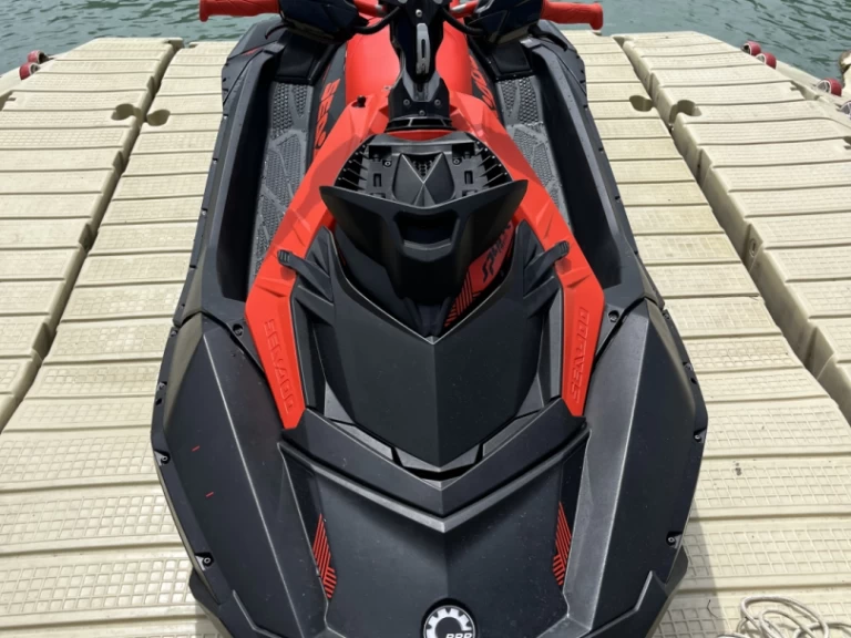 Vermietung Jetski Sea-Doo mit Führerschein