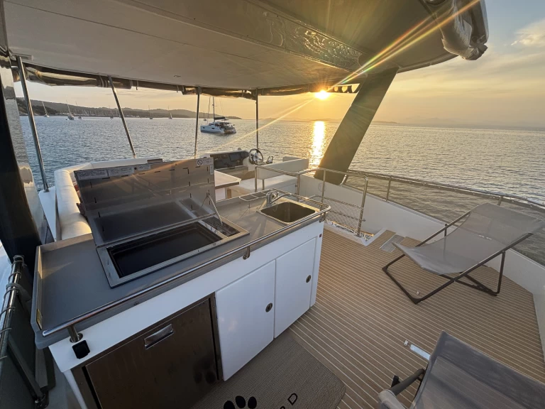 Leopard Leopard 43 Powercat mieten Hyères