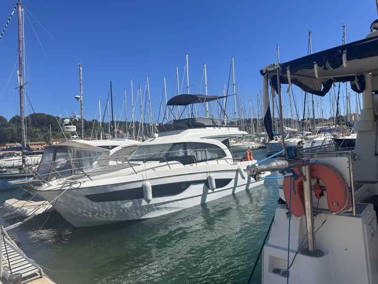 Ein Bénéteau Antares 11.20 Fly mieten in Saint-Mandrier-sur-Mer