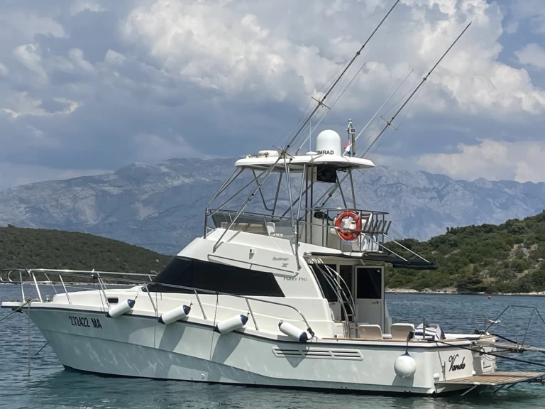 Ein Rodman Rodman 1250 Fisher Pro mieten in Makarska