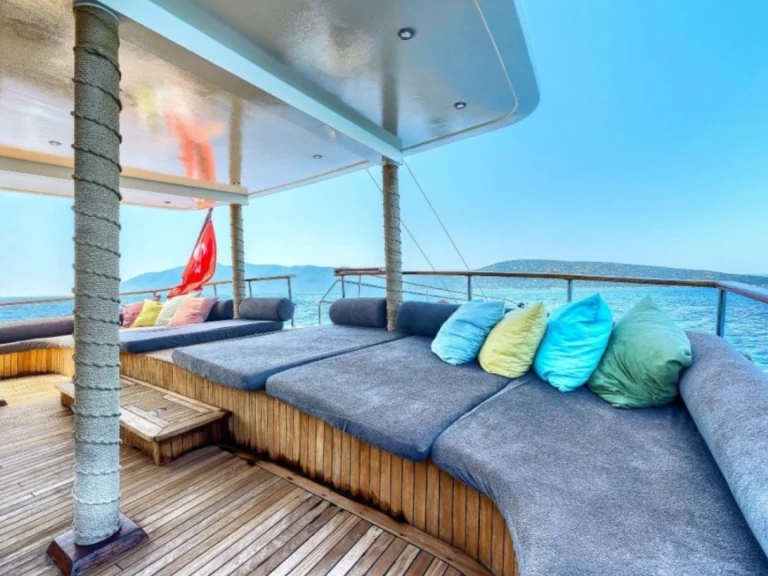 Custom Made D120 mieten Bodrum