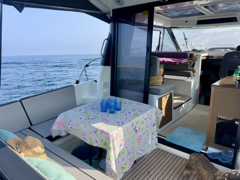 Ein Jeanneau Merry Fisher 895 Cruiser mieten in Mandelieu-la-Napoule