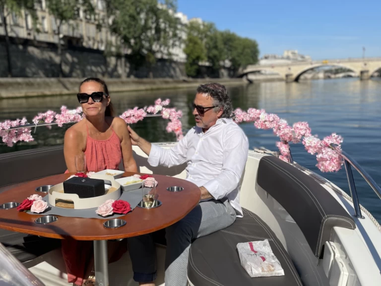 Boot mieten Paris günstig Pacific Craft 670 Open