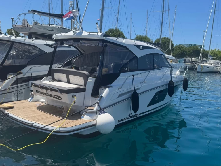 Motorboot mieten in Trogir zum besten Preis